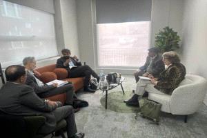 البيض يكشف رؤية الجنوب للصحافة البريطانية بلندن