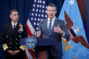 هيغسيث: الحصار الأميركي على موانئ إيران سيستمر ما دام لزم الأمر