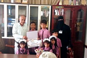 تلاميذ العُلا يكرّمون قيادات التربية في لحج بمناسبة عيد الفطر
