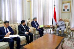 الخنبشي يبحث مع السفير الكوري تعزيز التعاون ودعم جهود التنمية والاستقرار في البلاد