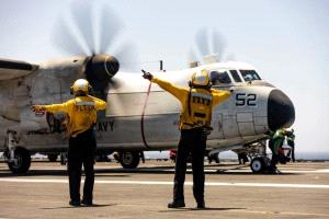 ترامب يطرح تحالفاً بحرياً لإعادة فتح هرمز
