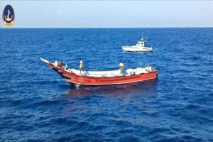 خفر السواحل اليمنية تحبط نشاط تهريب في المياه الإقليمية وتضبط قاربين بلا ترخيص