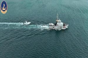 رضوم تشيد بخفر السواحل ومصنع حضرمي في البحث عن الصيادين المفقودين