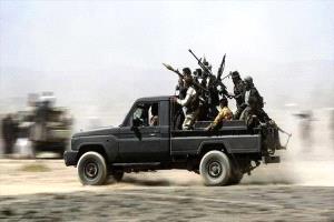 مسلحون حوثيون يداهمون قرية شرق إب ويختطفون 5 أشخاص فجرًا