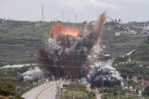 إسرائيل تقصف جسرًا شرق لبنان لقطع إمدادات حزب الله