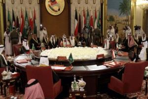 مجلس التعاون الخليجي يؤكد رفض فرض رسوم على مضيق هرمز ويدين الاعتداءات على المنشآت المدنية