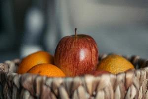 التفاح أم البرتقال: أيهما أفضل لضبط سكر الدم؟