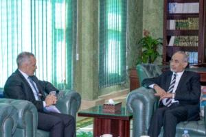 الصبيحي يدفع نحو إصلاح إداري شامل: تحديث المؤسسات وتعزيز التحول الرقمي في عدن