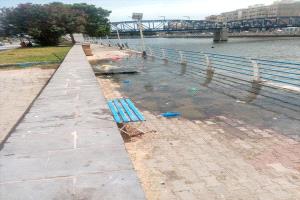 خور المكلا يغرق بمياه الصرف.. صحة السكان في خطر