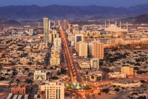 شظايا طائرة مسيرة تقتل عاملاً في الفجيرة