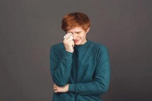 البكاء بحرقة في المنام… بين زوال الهم وبشائر الفرج