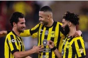 الاتحاد ينتصر بعشرة لاعبين.. فوز صعب على الحزم يعزز الطموحات