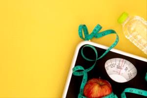 عادات غذائية بسيطة ترتبط بانخفاض الوزن وفق دراسة حديثة