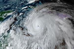 جزر ماريانا تعلن حالة التأهب مع اقتراب إعصار فائق القوة