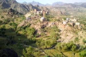 قصف حوثي يستهدف مناطق آهلة في مقبنة غربي تعز