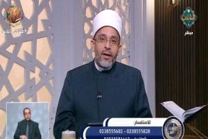 أمين الفتوى يوضح حكم قراءة القرآن من الهاتف والمصحف وأيهما أعظم أجرًا