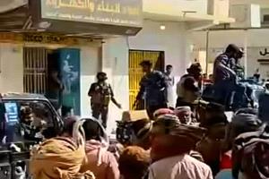 اعتقال باقطيان في عتق يشعل الغضب.. وإغلاق طرق التظاهر يفاقم الاحتقان