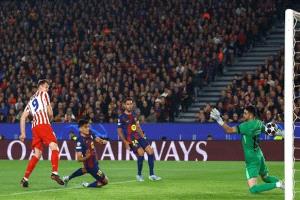 أتلتيكو مدريد يتغلب على برشلونة بثنائية نظيفة 