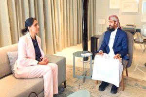 المحرمي يبحث مع سفيرة بريطانيا لدى اليمن عبدة شريف القضايا السياسية والأمنية والاقتصادية