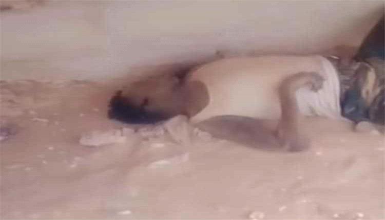 العثور على جثة مهاجر إثيوبي في صحراء المهرة وسط تحذيرات من مخاطر التهريب