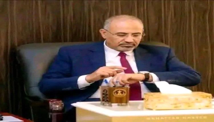 مقال يؤكد تمسك الرئيس عيدروس الزُبيدي بمشروع استعادة الدولة الجنوبية ويصفه بعامل للاستقرار
