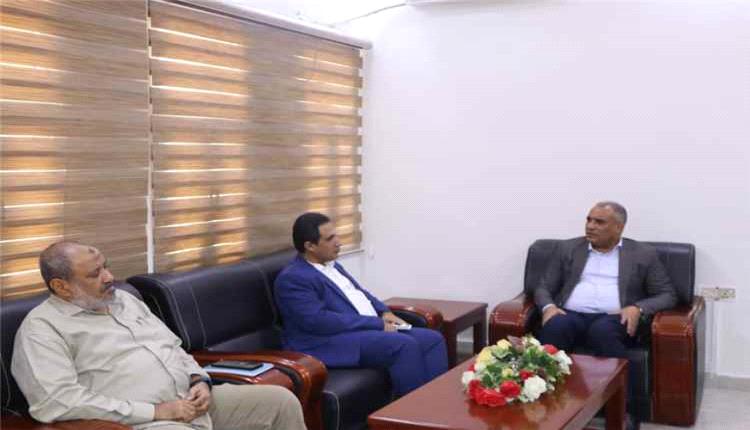 وزير التربية يبحث مع الصندوق الاجتماعي للتنمية تعزيز دعم التعليم وتحسين أوضاع المعلمين
