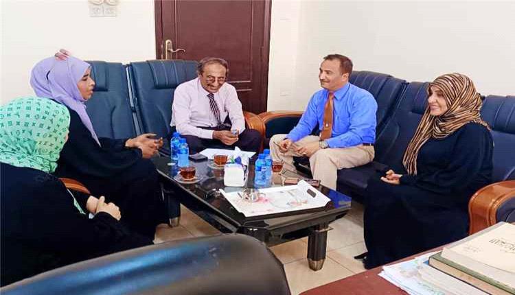 كلية التربية بجامعة عدن توسّع شراكاتها لتحديث البيئة التعليمية وتعزيز التدريب العملي