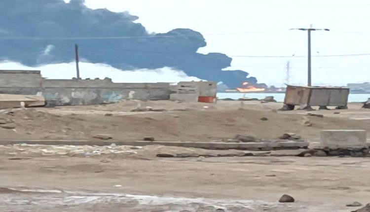 ارتفاع قتلى قصف ميناء المخا إلى 7 ونجاة محافظ الحديدة من استهداف حوثي