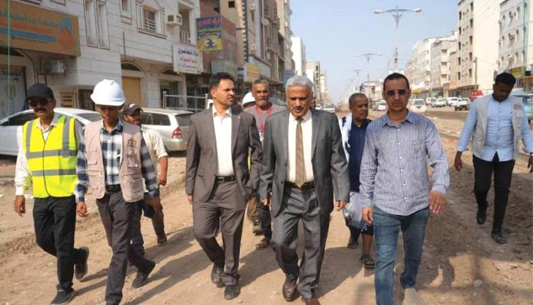 متابعة تنفيذ مشروع خط التقنية إنماء لتحسين طرق عدن