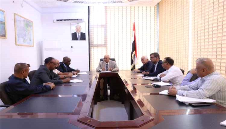 وزير المياه والبيئة يبحث مع «الفاو» تعزيز التعاون في قطاعي المياه والبيئة