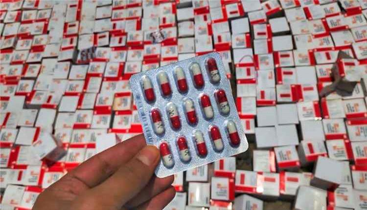 ضبط 400 ألف حبة بريجابالين مخدرة داخل مقطورة غاز في نقطة العلم بعدن