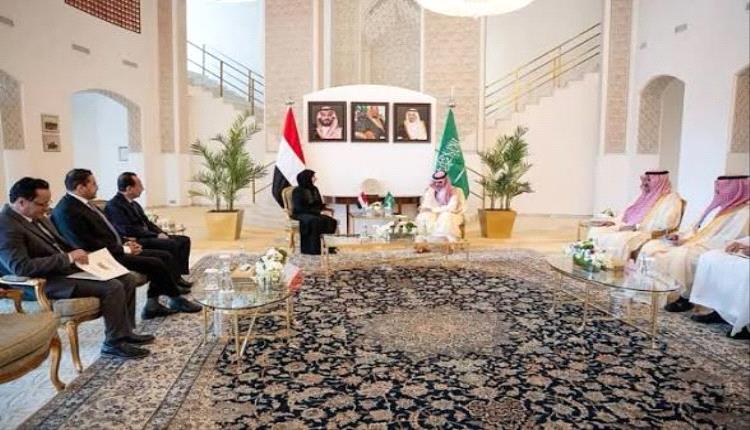 اليمن والسعودية تؤكدان أهمية الشراكة لمواجهة التحديات الأمنية وحماية الملاحة