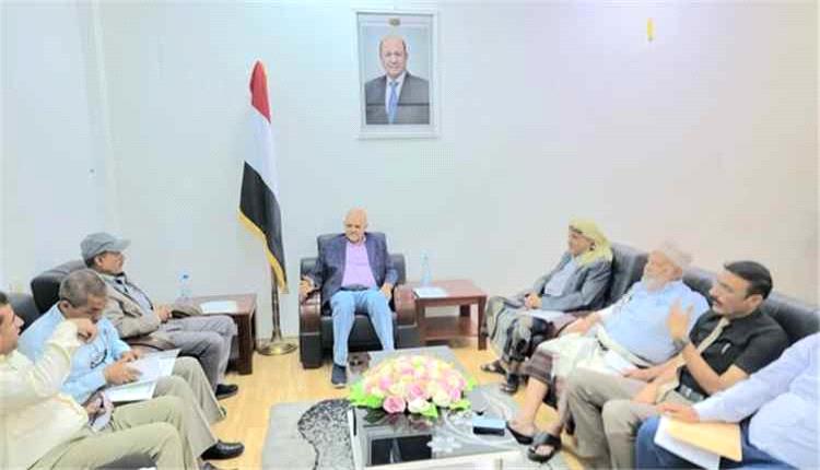 تعز تبحث تسريع المشاريع الخدمية ومعالجة المشاريع المتعثرة