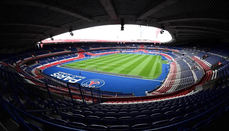 سان جيرمان يفتتح الدوري الفرنسي خارج ملعبه بسبب سوء الأرضية