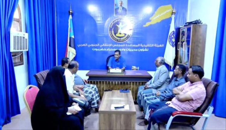 انتقالي حضرموت يشيد بدور تحالف عماد في الدفاع عن حقوق العمال والفلاحين
