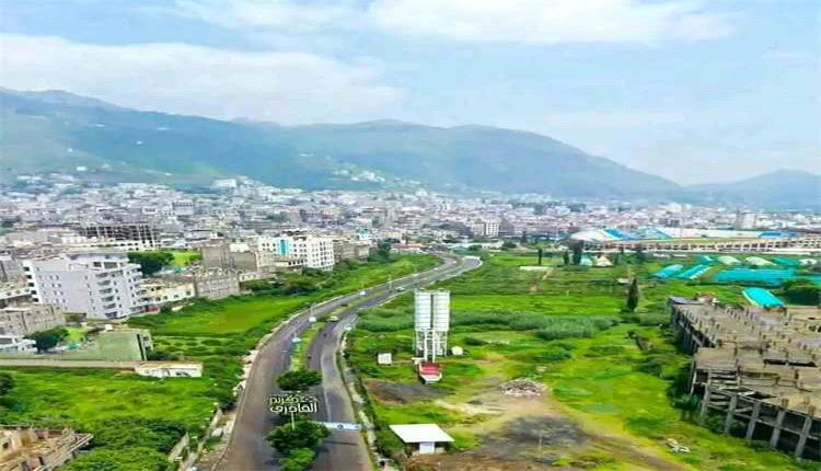 الحوثيون يوقفون درسًا دينيًا ويستبدلونه بمحاضرة في مسجد بإب