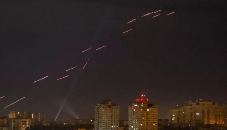 أوكرانيا تعلن إسقاط 97 مسيرة روسية خلال هجوم واسع