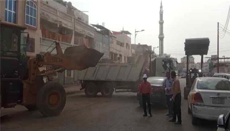 لليوم الثالث.. تواصل حملة النظافة ورفع العوائق في مديرية المنصورة