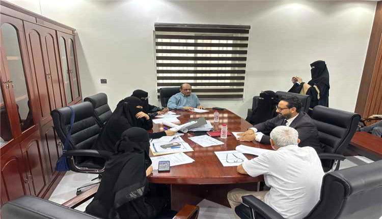 هيئتا الاستثمار والأدوية تتجهان لتوحيد إجراءات الاستثمار الدوائي في عدن