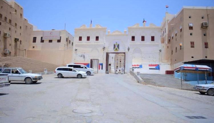 شباب الغضب في شبام يرفعون أعلام الجنوب وصور الزُبيدي ضمن حملة «هويتي جنوبية»