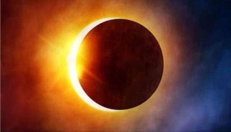 ليلة استثنائية.. خسوف جزئي للقمر وشفق قطبي يلوحان في سماء أمريكا الشمالية