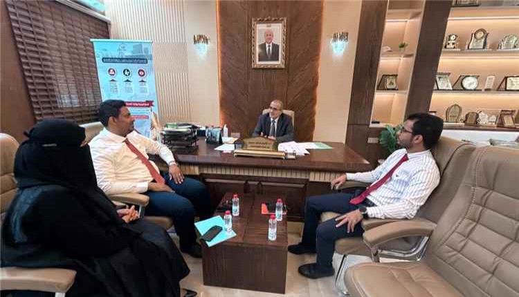 وزير الصحة يبحث أوضاع القطاع الصحي في ساحل حضرموت واحتياجاته