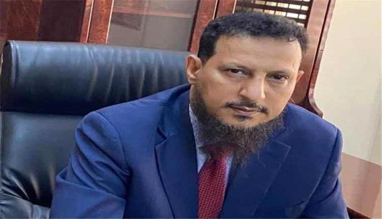 محافظ عدن يقدم 70 مليون ريال لدعم معسكر المنتخب الوطني لكرة القدم