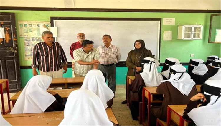 مدير عام الشيخ عثمان يدشن العام الدراسي الجديد 2026–2027 في عدد من مدارس المديرية