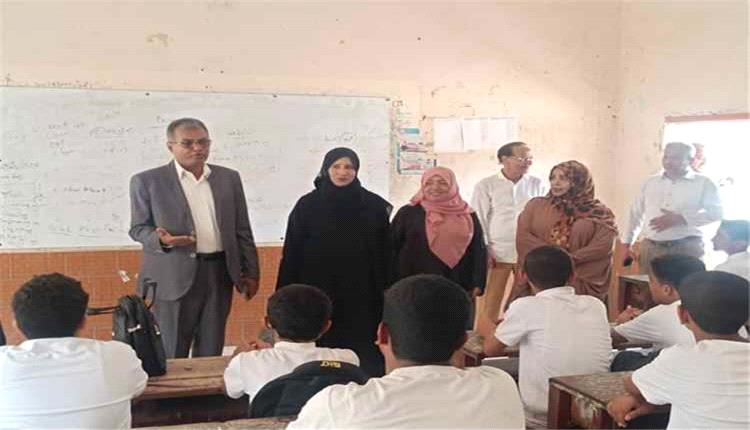مدير عام المعلا يتفقد عدد من مدارس المديرية