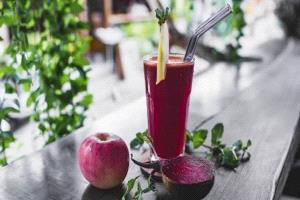 ما أفضل مشروب للمساعدة في خفض ضغط الدم؟