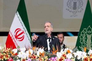 بزشكيان: لقاء خامنئي بحث تداعيات الحرب والأوضاع المعيشية