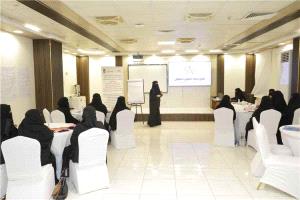 مؤسسة الأمل تدشن برنامجًا لتطوير مهارات القيادات النسائية النقابية