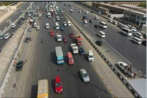 مصرع 9 أشخاص وإصابة 25 في حادثي سير بمصر
