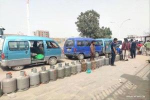 انفراج تدريجي في أزمة الغاز المنزلي بعدن مع تحسن الإمدادات